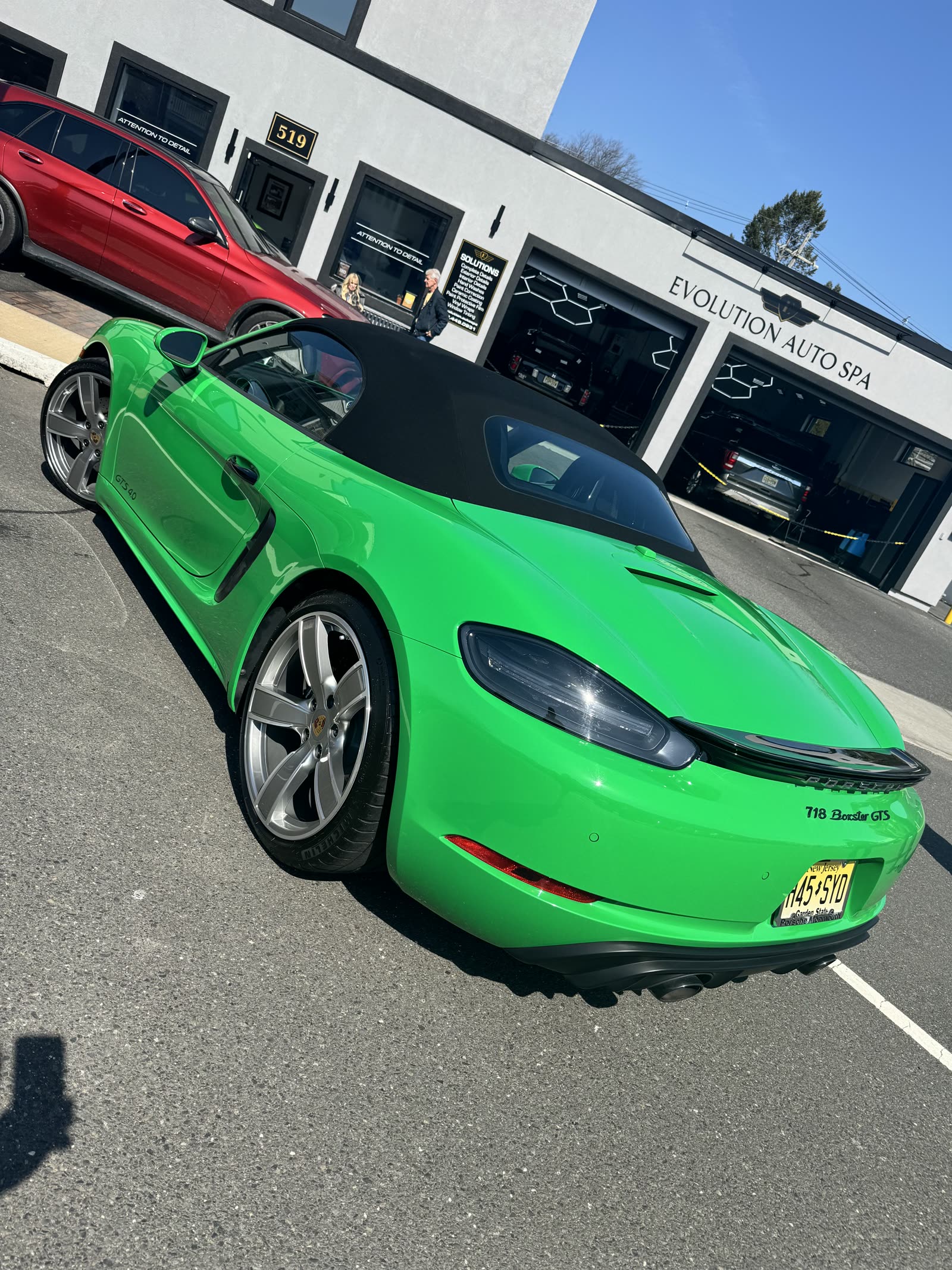Зелёный Porsche 718 Boxster GTS
